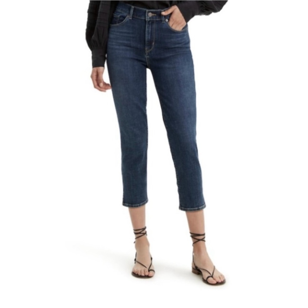 NWT Levi’s Classic Capri, size 4, Mid Rise
